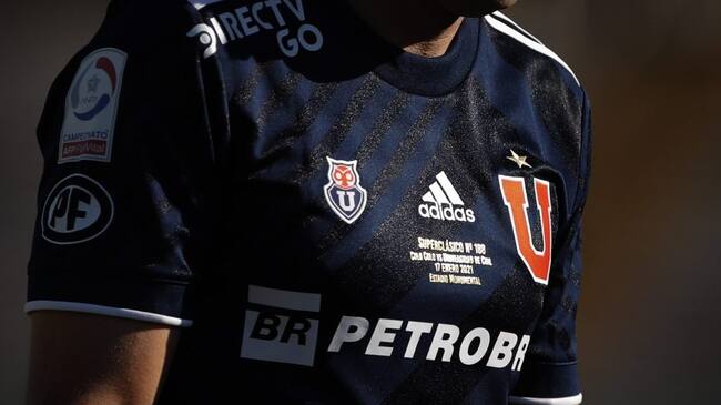 17 DE ENERO DE 2021/SANTIAGODetalle en la camiseta de Walter Montillo, durante el partido valido por la fecha 31 del Campeonato Nacional AFP PlanVital 2020, entre Colo Colo y Universidad de Chile, disputado en el Estadio Monumental.
FOTO: FRANCISCO LONGA/AGENCIAUNO