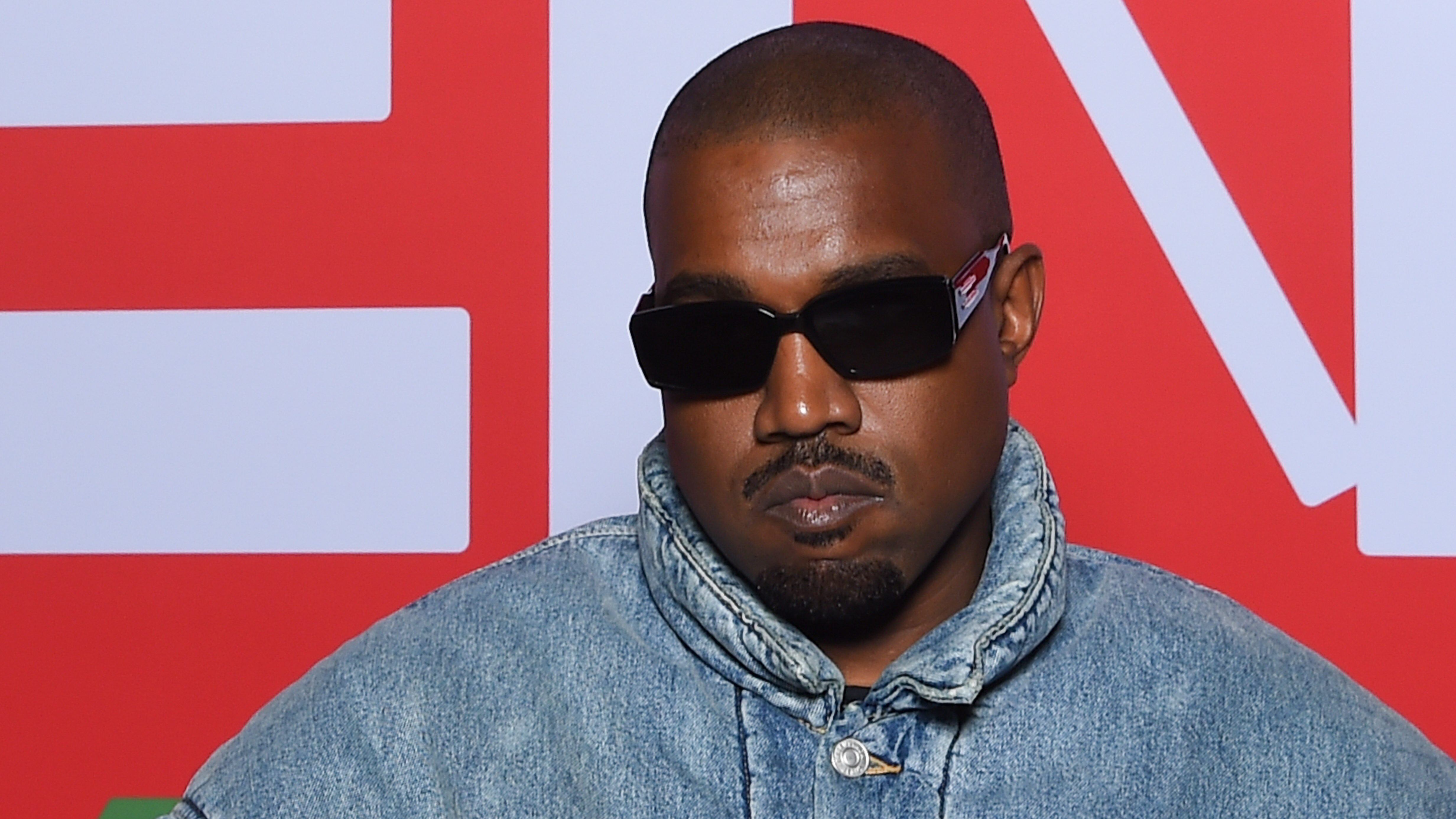 Los Grammys cancelan presentación de Kanye West por su preocupante comportamiento en redes sociales