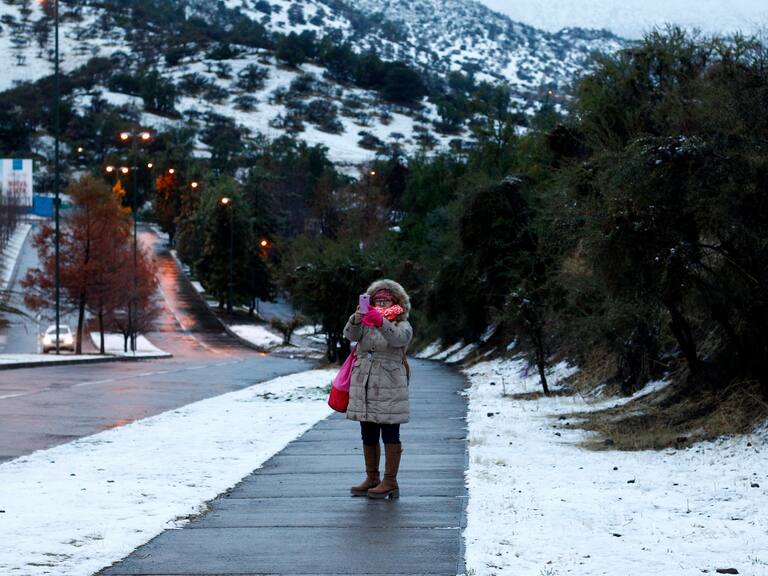 Ya nieva en la Región Metropolitana: estas son las comunas de Santiago con pronóstico de nieve