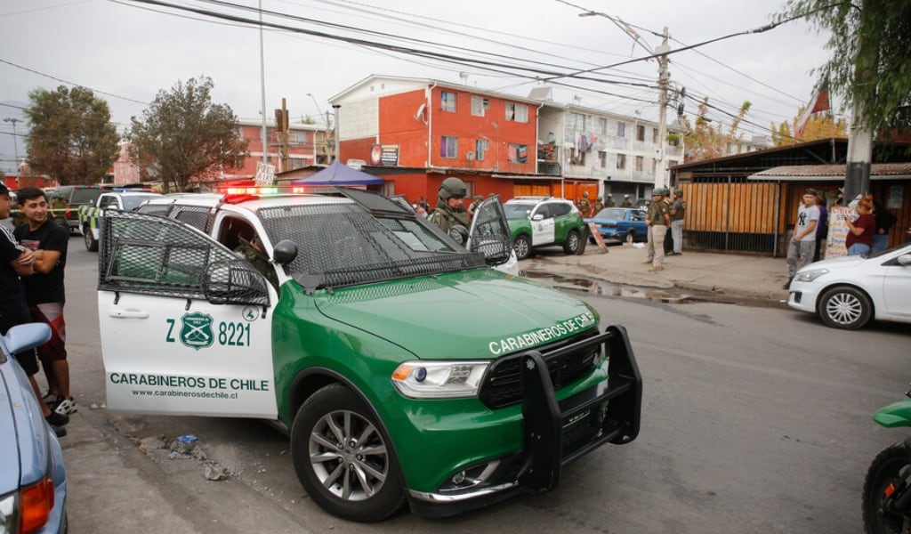 Procedimiento de Carabineros termina con tres heridos