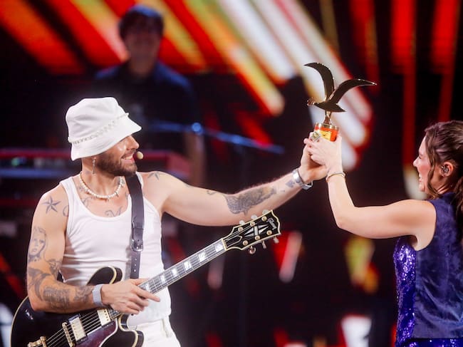 24 de febrero de 2026/VIÑA DEL MAR
El dúo mexicano Jesse y Joy, reciben la Gaviota de Oro en la Quinta Vergara, durante la tercera noche del Festival Internacional de la Canción de Viña del Mar 2026.
FOTO: HANS SCOTT/AGENCIAUNO