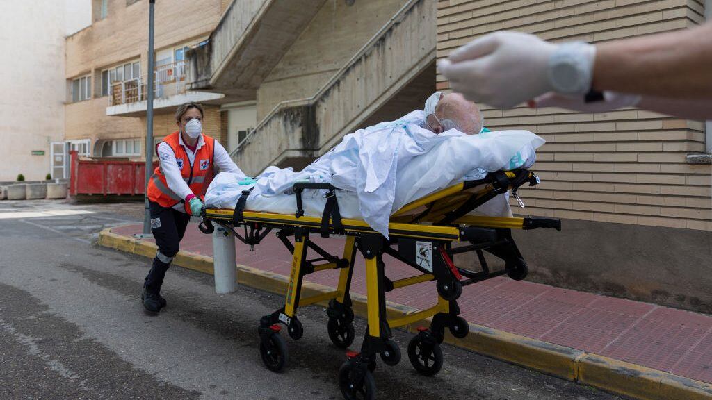 Un paciente es llevado a un hospital en España