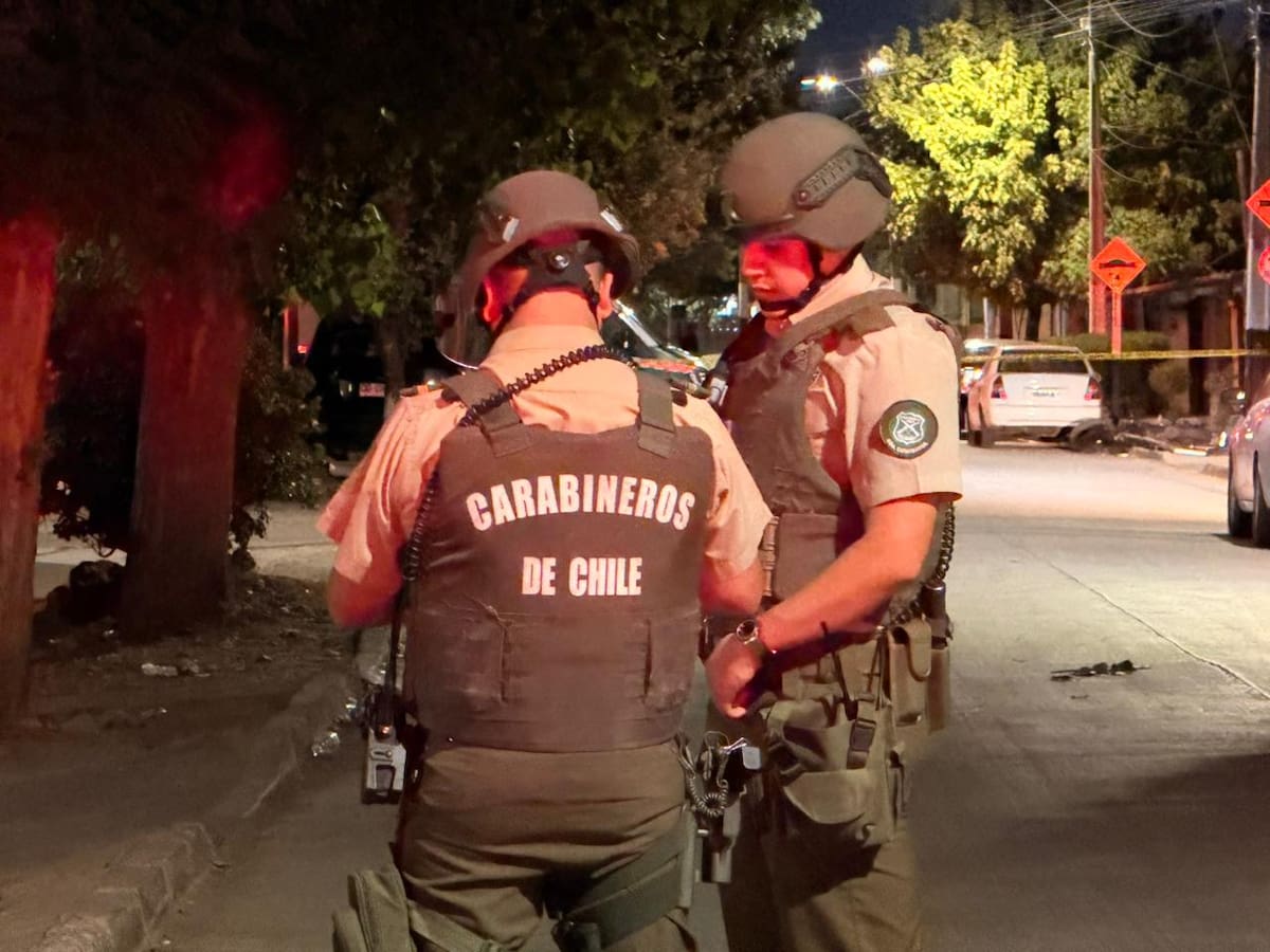 Segunda balacera del día en Cerro Navia deja adolescente de 17 años muerto: hallan cerca de 40 casquillos