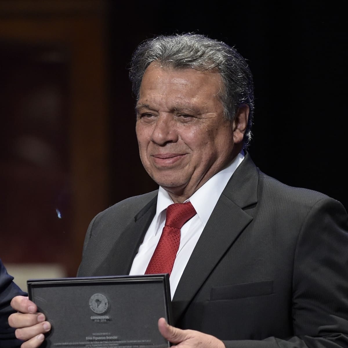 La contundente receta de Elías Figueroa para el recambio en La Roja: “Chile tiene para sacar figuras”