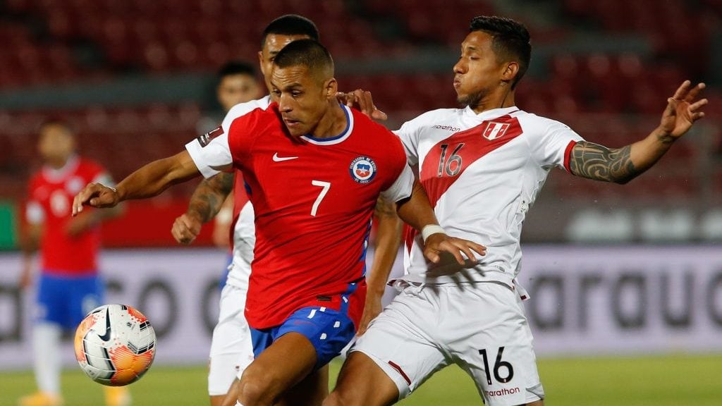 13 de Noviembre del 2020/SANTIAGOAlexis Sanchez ,durante el partido valido por la Fase de Grupos 3/18 por la clasificación de Conmebol para la Copa Mundial de Fútbol Qatar 2022, entre Chile vs Peru, disputado en el Estadio Nacional.
FOTO:FRANCISCO LONGA/AGENCIAUNO