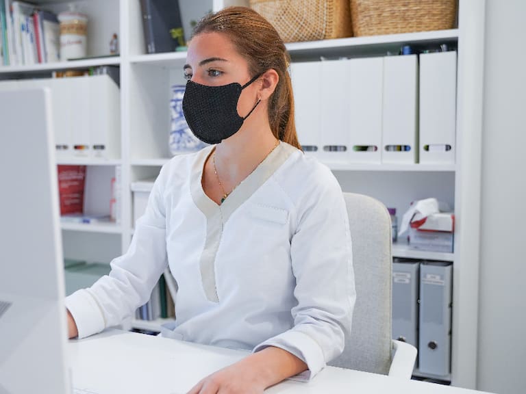 Empleadores no podrán exigir el uso de mascarilla en los lugares de trabajo