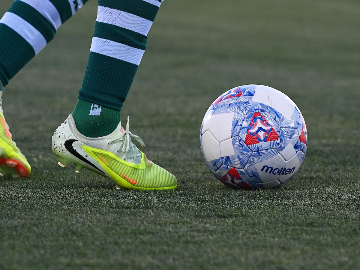114 futbolistas extranjeros sin permiso de trabajo en Chile: una entró por paso no habilitado y 31 tenían su proceso a medias