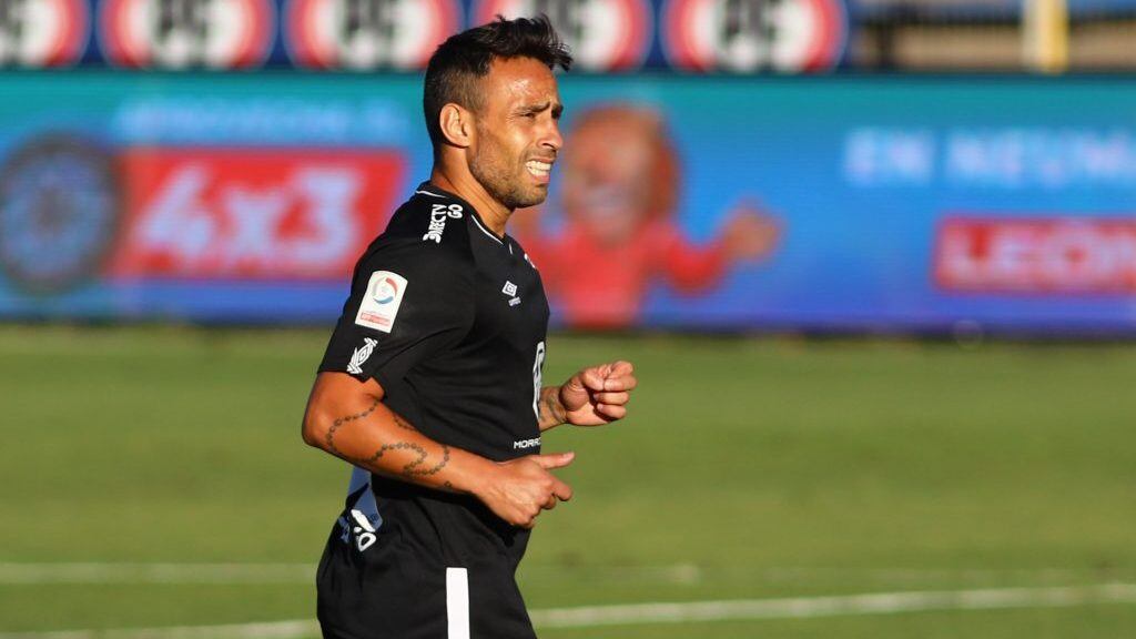 19 DE DICIEMBRE DE 2020/SANTIAGOJorge Valdivia (c), durante el partido valido por vigsimo quinta fecha del Campeonato Nacional AFP PlanVital 2020, entre Universidad Catlica y Colo Colo, disputado en el Estadio San Carlos de Apoquindo.
FOTO: SEBASTIAN ORIA/AGENCIAUNO