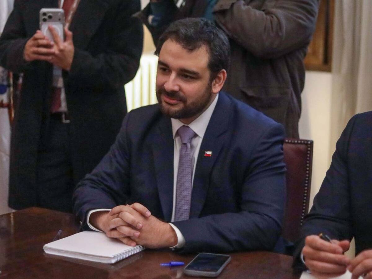 Laboratorio confirma que exsubsecretario de Hacienda dio doble positivo en test de drogas