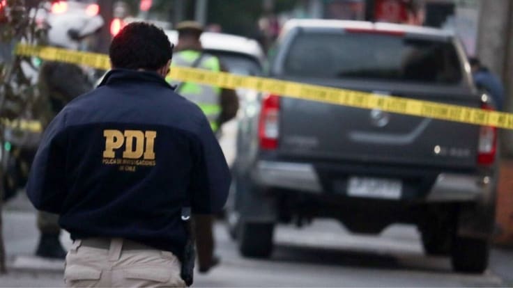 Violento asalto en Quinta Normal: mujer fue lanzada al suelo y arrastrada por los delincuentes