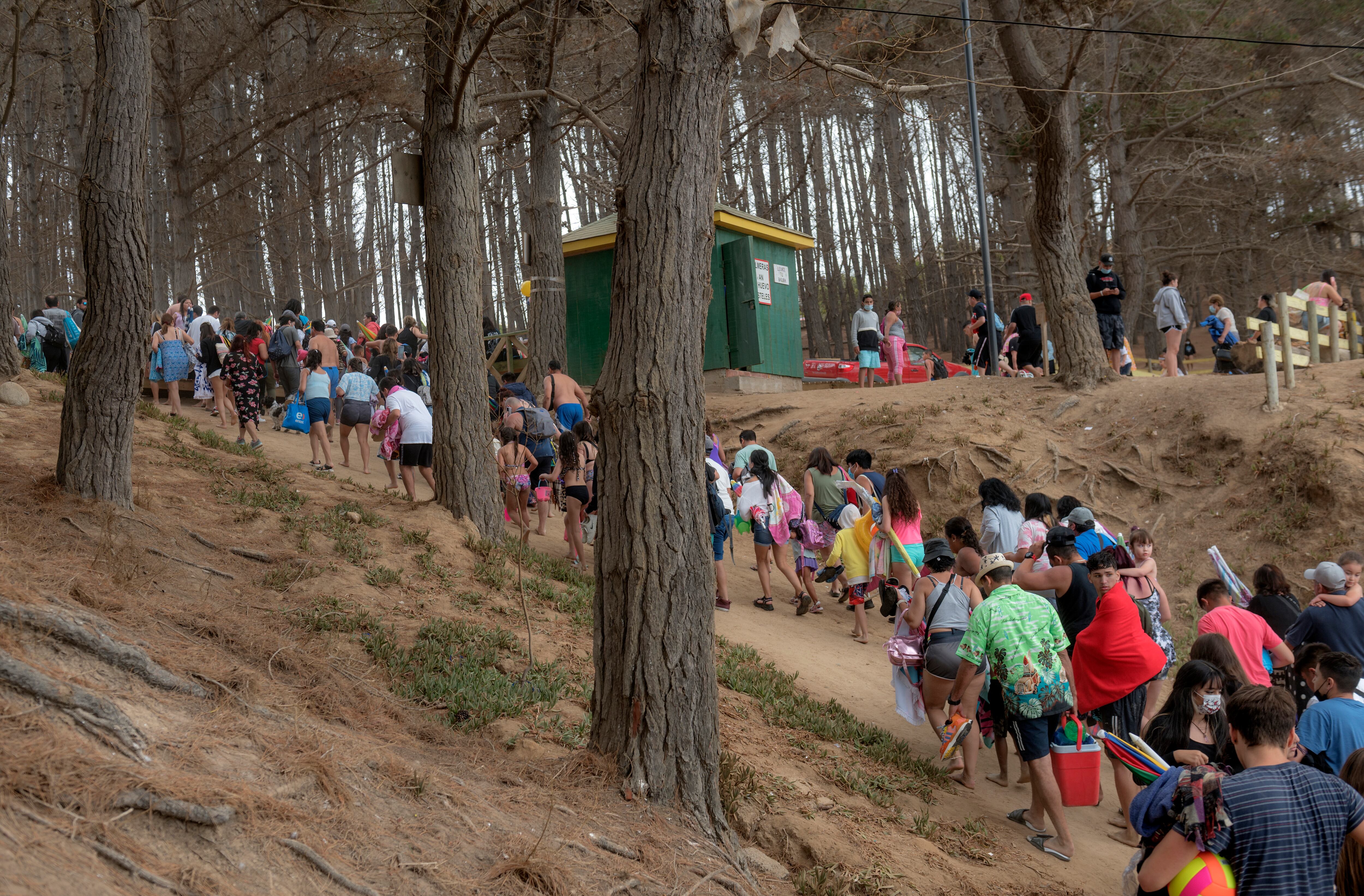 Personas debieron evacuar de playas, a raiz de la alerta de tsunami emitida por la Onemi.
