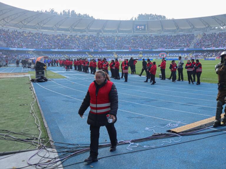 Carabineros informa de siete detenidos por delitos en el suspendido Clásico Universitario
