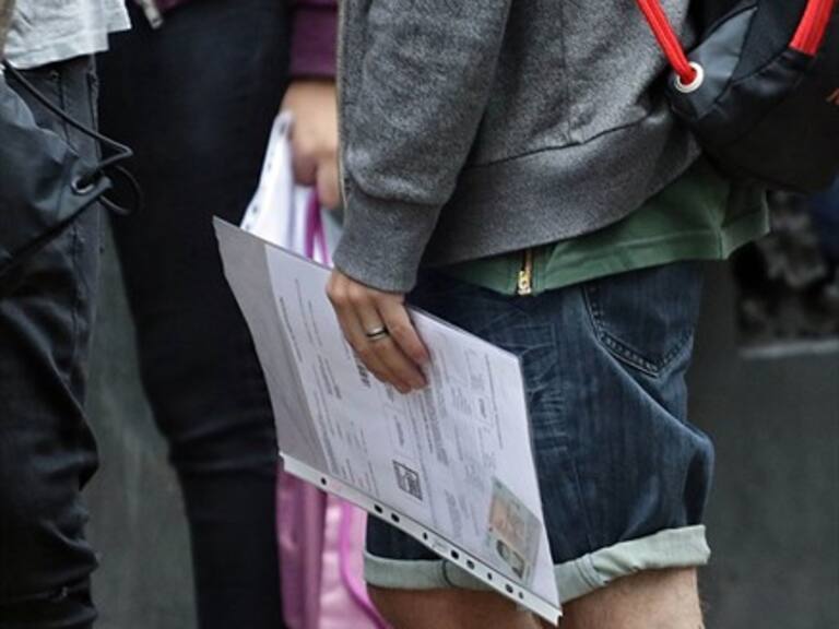 Encuesta reveló que padres y profesores influyen en la decisión sobre qué deben estudiar los jóvenes