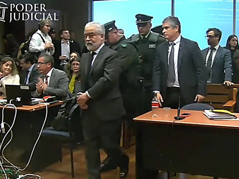 Decretan prisión preventiva para Luis Hermosilla y Leonarda Villalobos por el Caso Audios