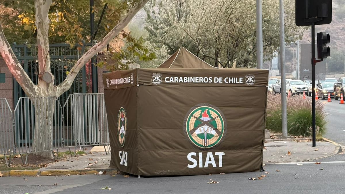 Ciclista muere tras ser atropellada por bus privado en la comuna de Las Condes