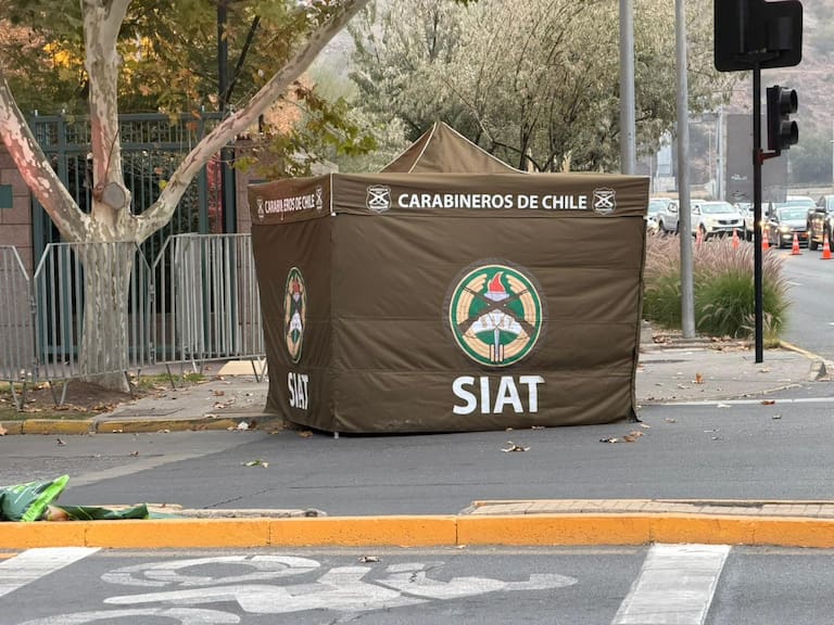 Ciclista muere tras ser atropellada por bus privado en la comuna de Las Condes