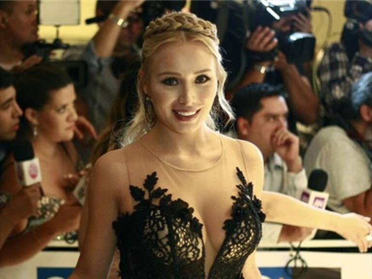 Daniella Chávez lanzó crítica a la doble moral con desnudo estilo artístico