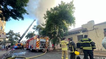 Incendio en Santiago Centro afecta varios locales comerciales