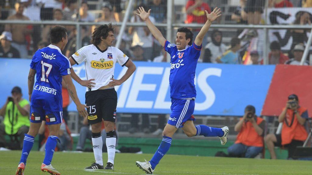 30 de Octubre de 2011/SANTIAGO Diego Rivarola (d) celebra junto a Eduardo Vargas (i) el empate, durante el partido valido por la decima cuarta fecha del Campeonato Nacional de Clausura entre Colo Colo vs Universidad de Chile, jugado en el Estadio Monumental.
Foto:MARIO DAVILA/AGENCIAUNO