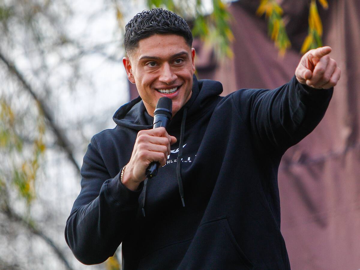 Sammis Reyes impulsa programa deportivo para 100 personas en Chile