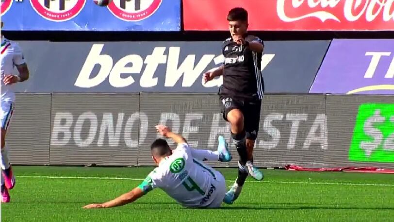 "Le pego, pero no le quise pegar": La fuerte entrada de Osvaldo Bosso que le costó la expulsión ante la U