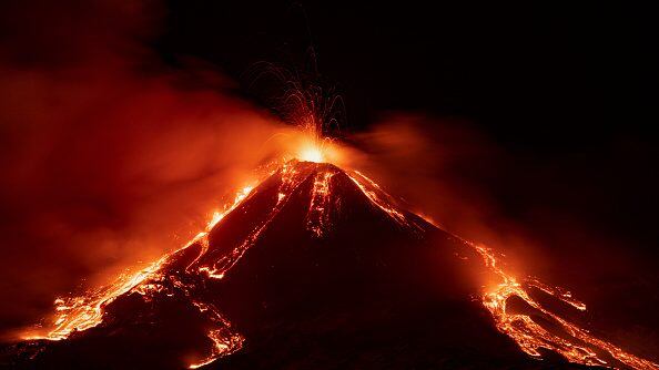 Erupción volcán Etna en Italia