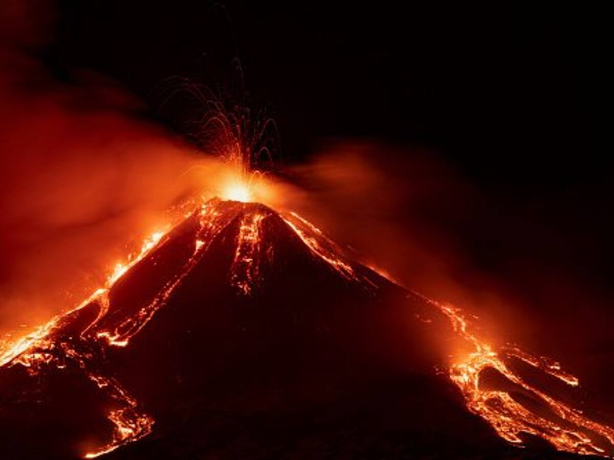 Con hasta 75 horas de anticipación: chileno crea sistema que pronostica erupciones volcánicas