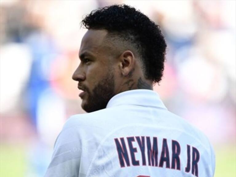 Hinchas del PSG le hicieron vivir «un infierno» a Neymar en su regreso al cuadro francés