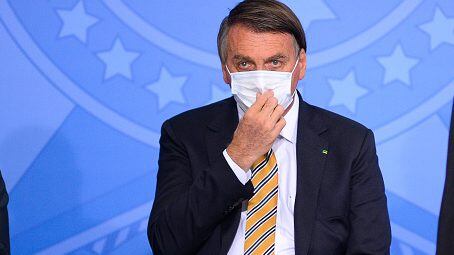 Jair Bolsonaro fue internado de urgencia en Brasil