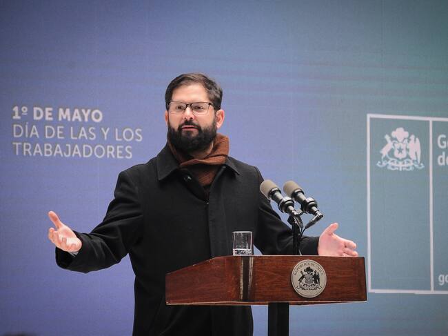 01 DE MAYO DEL 2025 / SANTIAGO
El Presidente Gabriel Boric encabeza la conmemoración del Día Internacional de las Trabajadoras y Trabajadores en el Hospital del Trabajador.
FOTO: VICTOR HUENANTE/ AGENCIAUNO