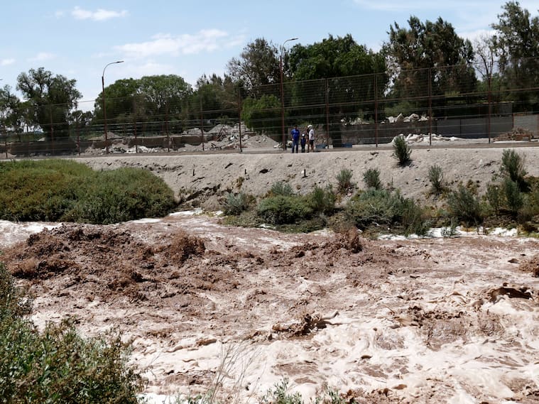 Imagen de archivo de una crecida del Río Loa en 2017.