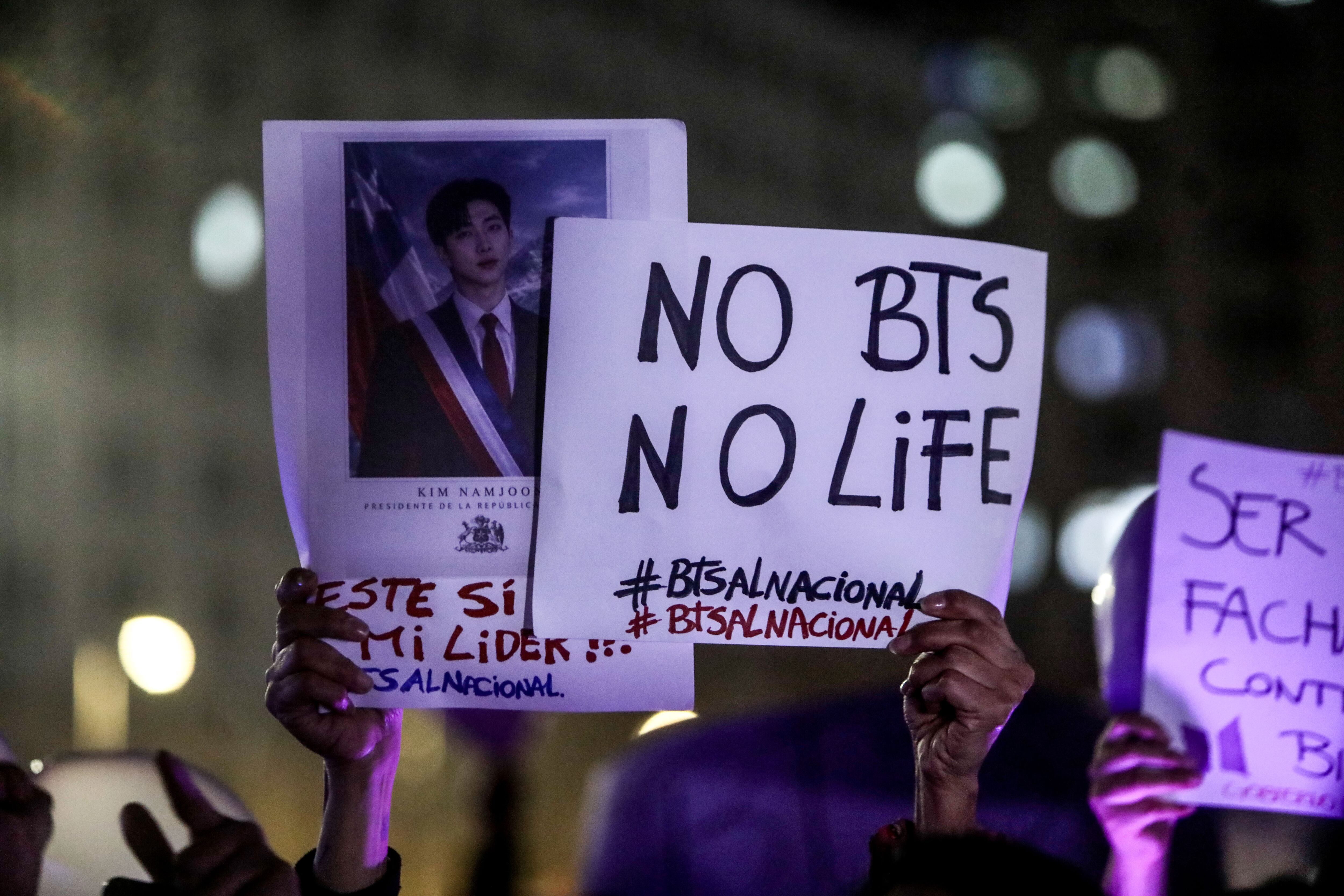Conciertos de BTS siguen sin definición: Army acuden al Congreso para exigir explicaciones