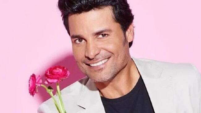 Chayanne pide a sus fans que le envíen memes de él y las respuestas no defraudaron