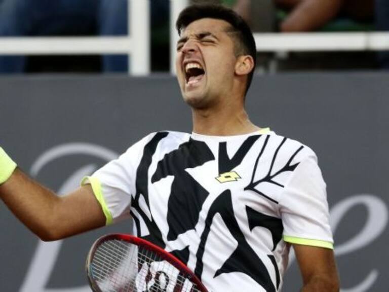 Tomás Barrios demolió al peruano Varillas y se metió con propiedad en las semifinales del Challenger de Santiago 3