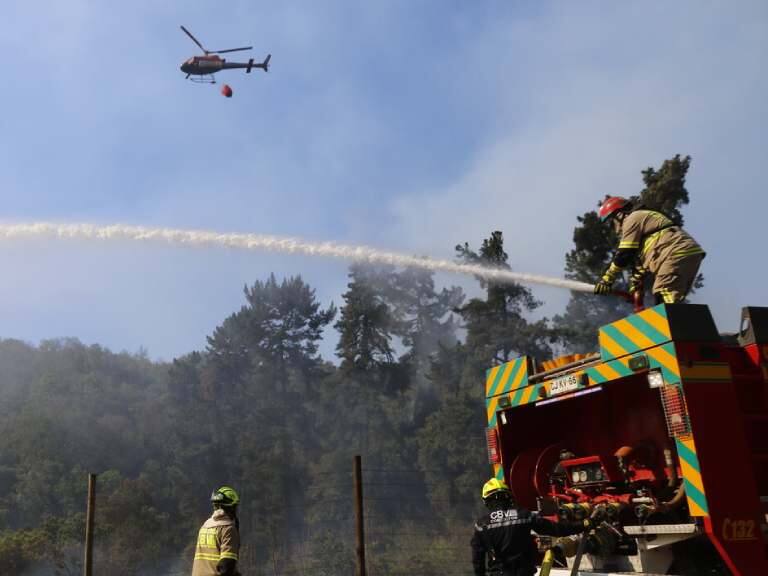 370 hectáreas afectadas en la región de Valparaíso y evacuaciones en Melipilla: Onemi reporta 81 incendios forestales