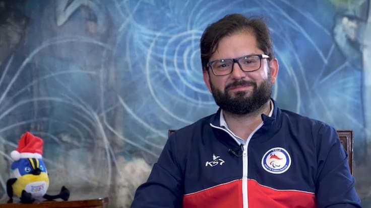 “Seguimos siendo personas que le damos valor al cariño”: Presidente Boric envía saludo navideño previo a su viaje a Punta Arenas