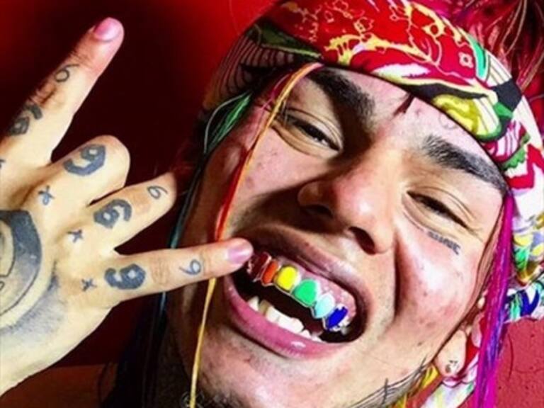 Novia de 6ix9ine revela la primera imagen del rapero dentro de la cárcel