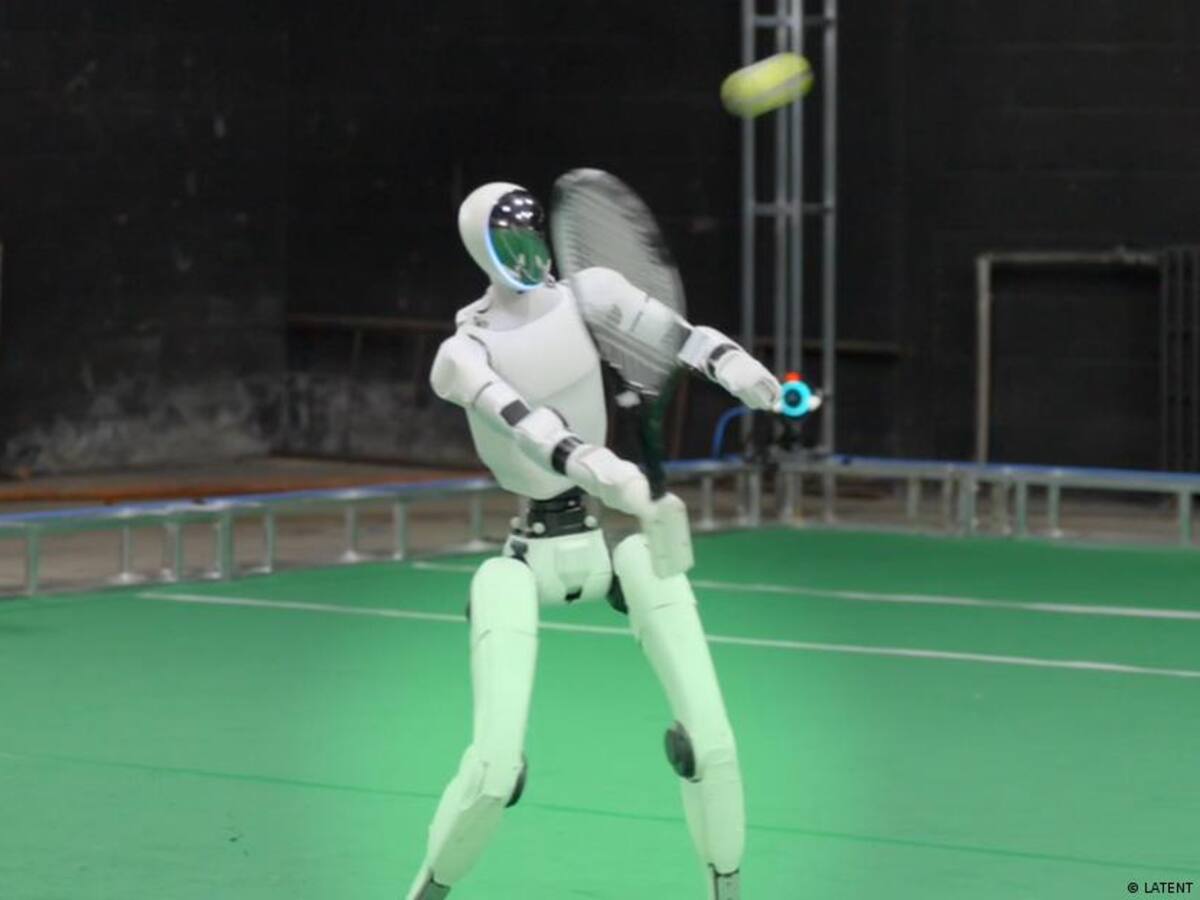 Ni Elon Musk lo podía creer: Robot humanoide chino aprende a jugar tenis en 5 horas con gran eficacia y precisión