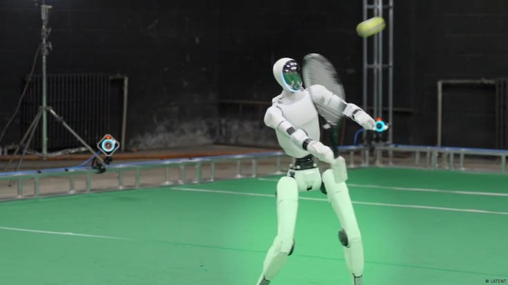 Ni Elon Musk lo podía creer: Robot humanoide chino aprende a jugar tenis en 5 horas con gran eficacia y precisión