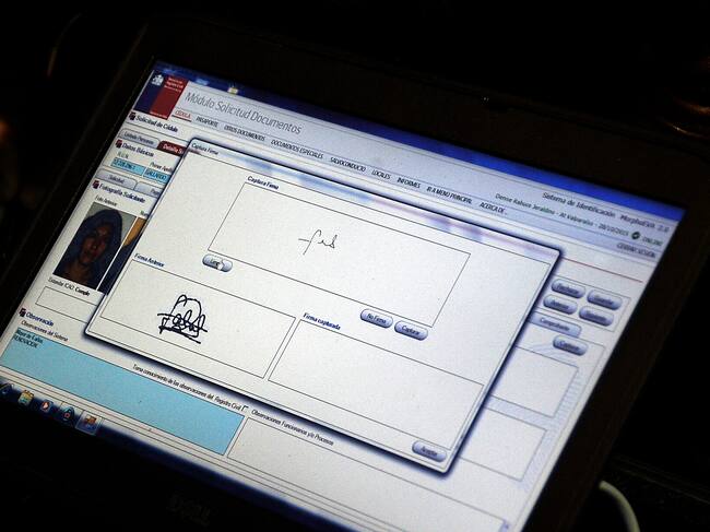 ¿Se acabó la firma electrónica en Chile? Esto es lo que cambió con la nueva ley de notarías