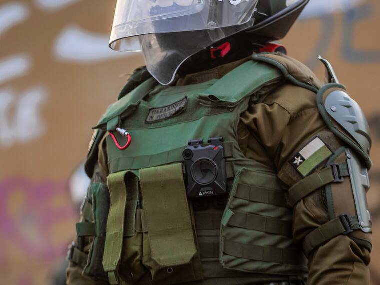 Sujeto intenta agredir a carabineros en procedimiento de control de identidad: mantenía más de 26 detenciones