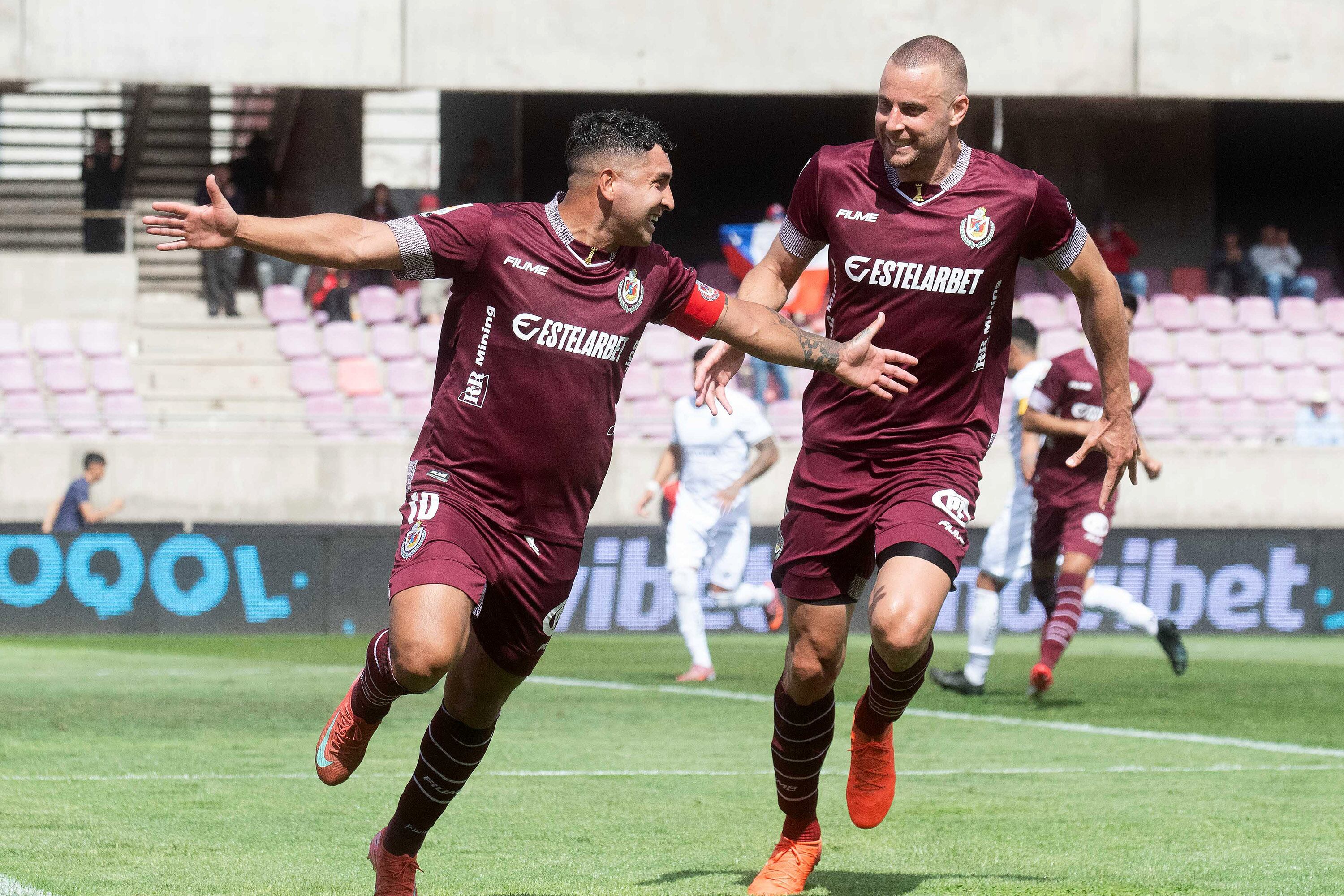 Deportes La Serena derrotó al Audax Italiano en La Portada