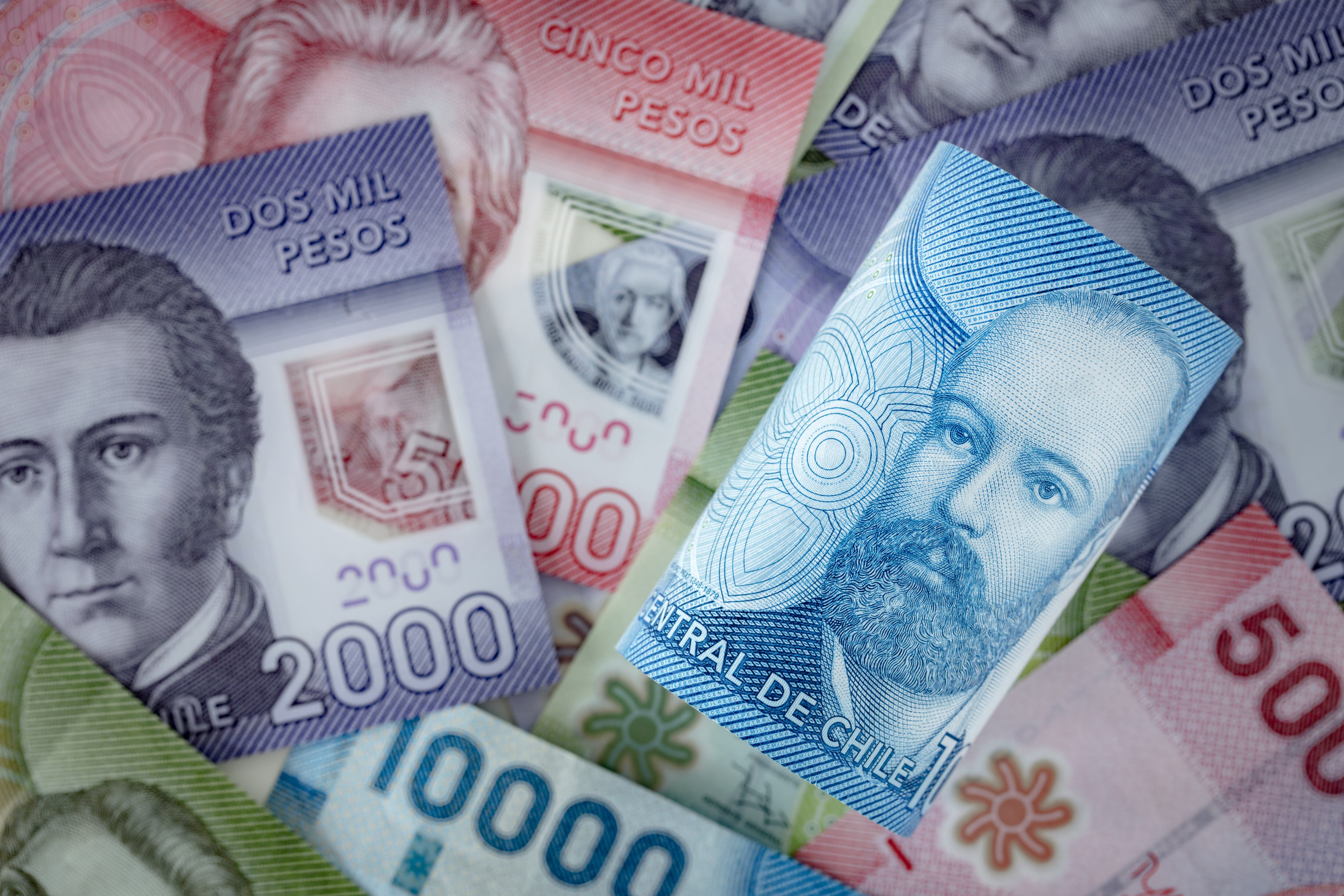 Chilean money, pesos, Lying on the table