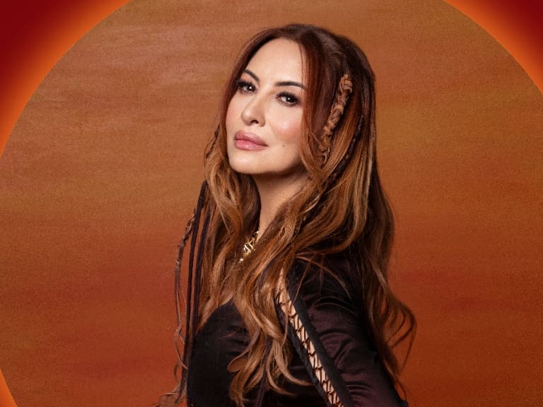 Myriam Hernández y su era «Invencible»: «Viene de la fuerza que no confirma hasta que pasas por un momento de vulnerabilidad»