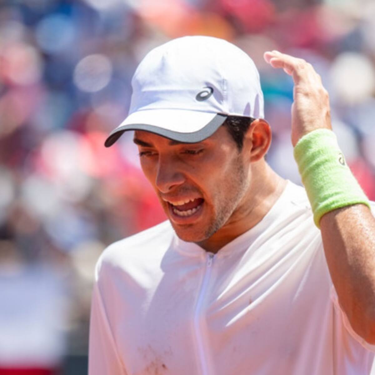 Cristian Garin sufre durísima derrota en Shanghái y preocupa a días de la Copa Davis