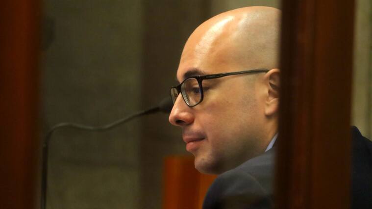 23 de ABRIL de 2019/SANTIAGOEl octavo juzgado de garantía de Santiago realizó una nueva formalización contra el cineasta Nicolás López, imputado por distintos hechos ocurridos entre 2004 y 2016, entre ellos, delitos de violación, ofensas al pudor, abuso sexual reiterado y violación.
FOTO: HANS SCOTT/AGENCIAUNO