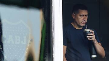 “Hubo un temita con los horarios”: la insólita explicación de Juan Román Riquelme para no contar con Gary Medel en Copa Sudamericana