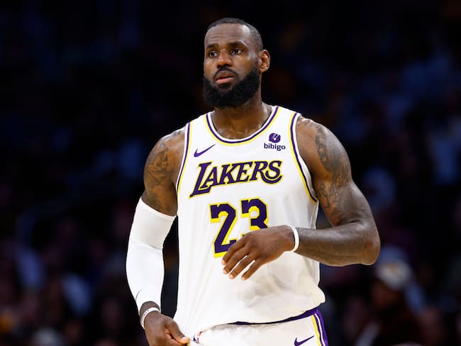 El futuro de LeBron James en la NBA es incierto y los Lakers tienen un nombre en mente para evitar su partida