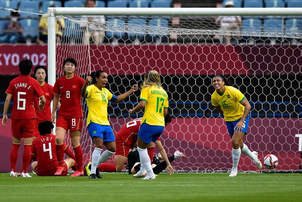 Marta Vieira da Silva festeja su primer gol ante China en los JJOO de Tokio