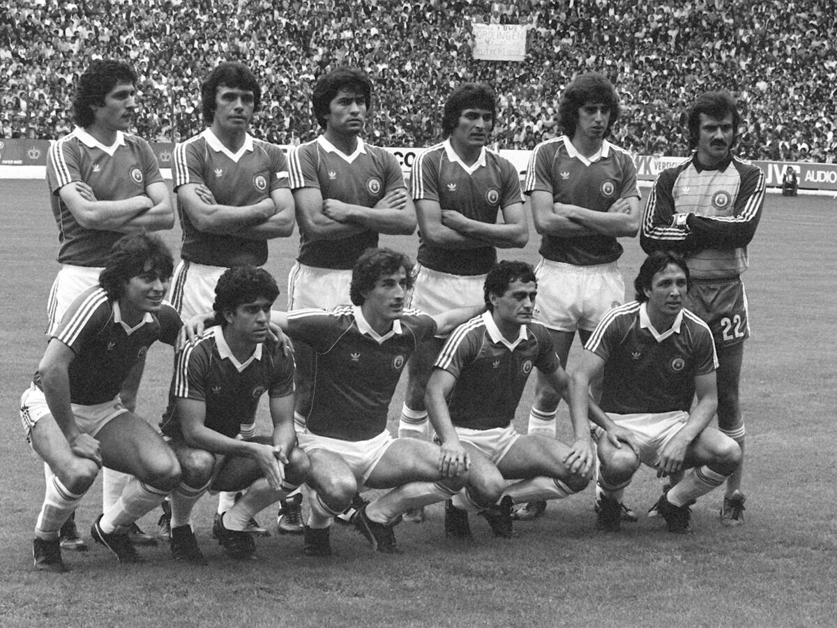 El único futbolista en jugar una Copa del Mundo siendo abuelo es una leyenda chilena: “Esa corona es mía para rato”